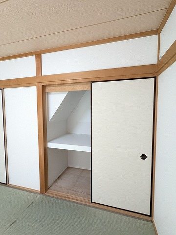 大阪府枚方市東山１丁目 内観写真（収納）