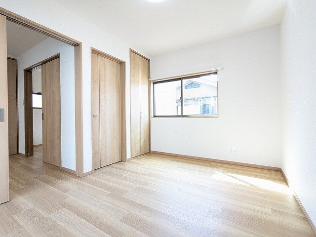 大阪府枚方市東山１丁目 内観写真（リビング以外の居室）