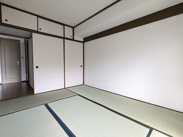 大阪府枚方市東中振１丁目 内観写真（リビング以外の居室）