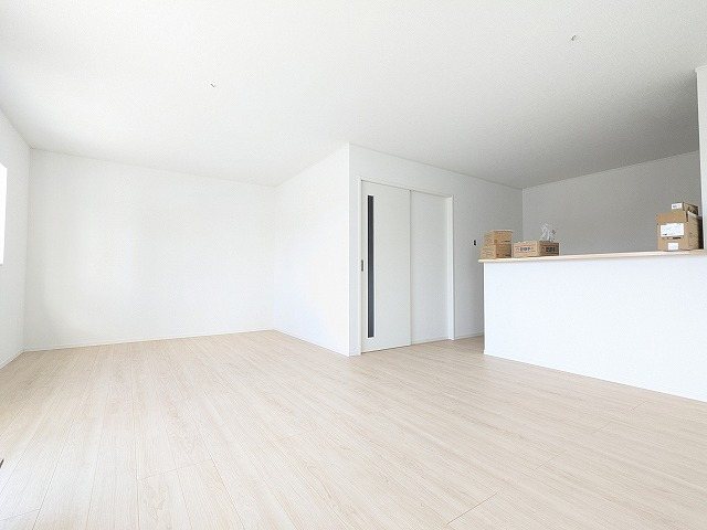 大阪府枚方市長尾峠町 内観写真（リビング）