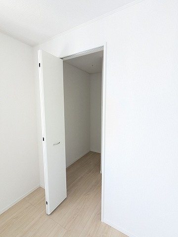 大阪府枚方市長尾峠町 内観写真（収納）