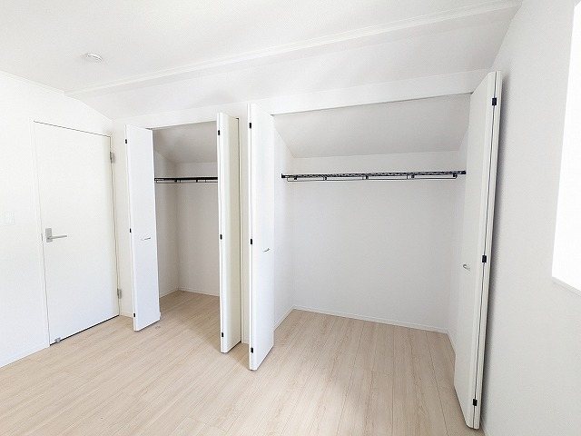 大阪府枚方市渚元町 内観写真（収納）
