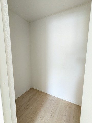 大阪府枚方市渚元町 内観写真（収納）