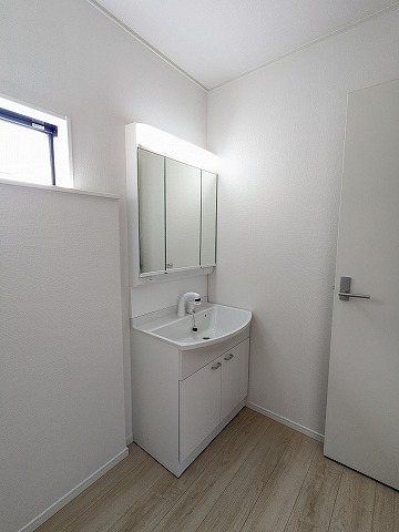 大阪府枚方市渚元町 内観写真（洗面台・洗面所）