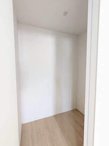 大阪府枚方市渚元町 内観写真（収納）