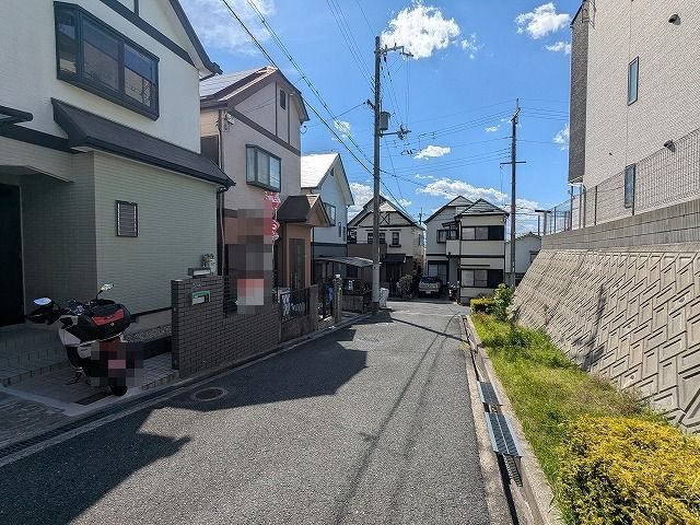 大阪府枚方市藤阪東町４丁目 現地写真（前面道路含む現地写真）