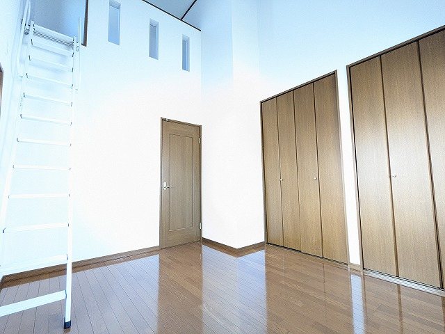 大阪府枚方市藤阪東町４丁目 内観写真（リビング以外の居室）