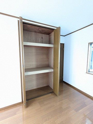 大阪府枚方市藤阪東町４丁目 内観写真（収納）
