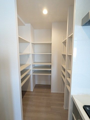 大阪府枚方市田口山２丁目 内観写真（収納）