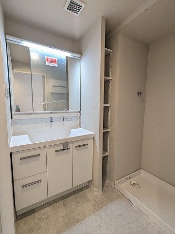 大阪府枚方市田口山２丁目 内観写真（洗面台・洗面所）