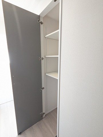 大阪府枚方市田口山２丁目 内観写真（収納）