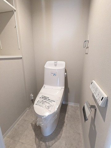 大阪府枚方市田口山２丁目 内観写真（トイレ）