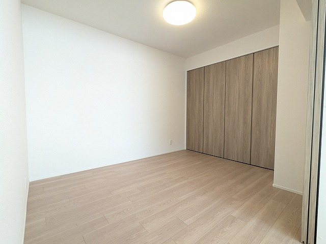 大阪府枚方市田口山２丁目 内観写真（リビング以外の居室）
