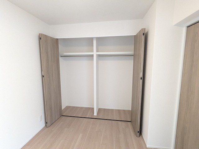 大阪府枚方市田口山２丁目 内観写真（収納）