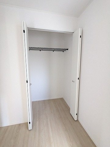 大阪府枚方市楠葉野田２丁目 内観写真（収納）