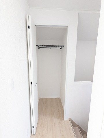 大阪府枚方市楠葉野田２丁目 内観写真（収納）