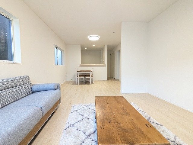 大阪府枚方市楠葉野田２丁目 内観写真（リビング）