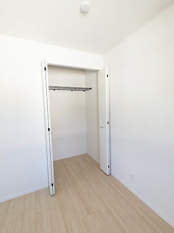 大阪府枚方市片鉾本町 内観写真（収納）