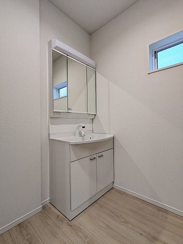 大阪府枚方市片鉾本町 内観写真（洗面台・洗面所）