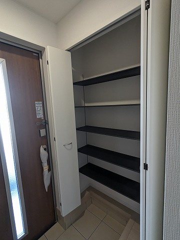 大阪府枚方市片鉾本町 現地写真（玄関）