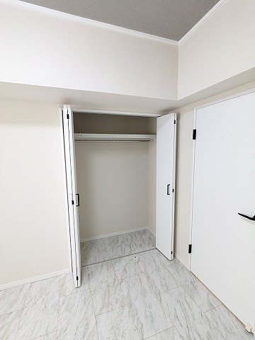 大阪府枚方市菊丘町 内観写真（収納）