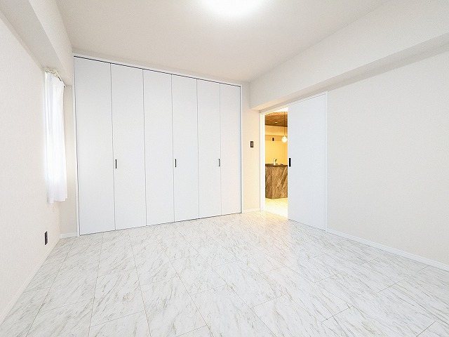 大阪府枚方市菊丘町 内観写真（リビング以外の居室）