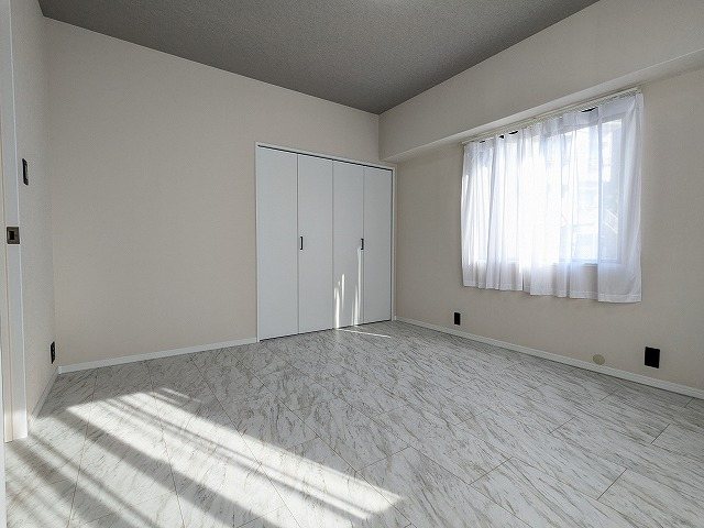 大阪府枚方市菊丘町 内観写真（リビング以外の居室）