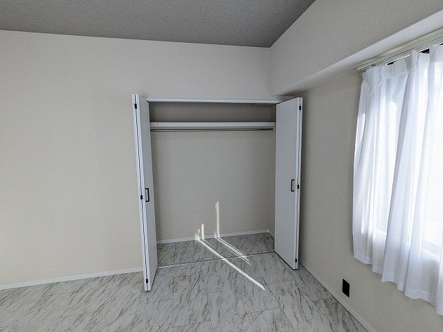 大阪府枚方市菊丘町 内観写真（収納）
