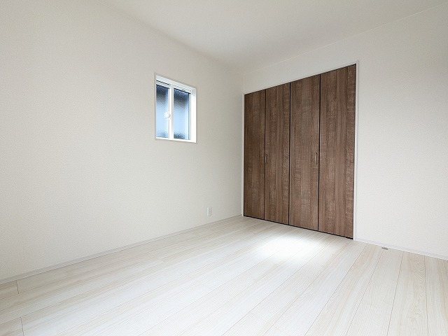 大阪府枚方市長尾東町３丁目 内観写真（リビング以外の居室）