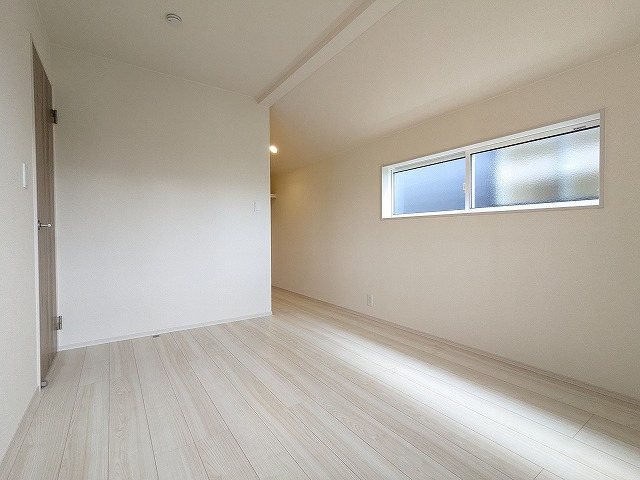 大阪府枚方市長尾東町３丁目 内観写真（リビング以外の居室）