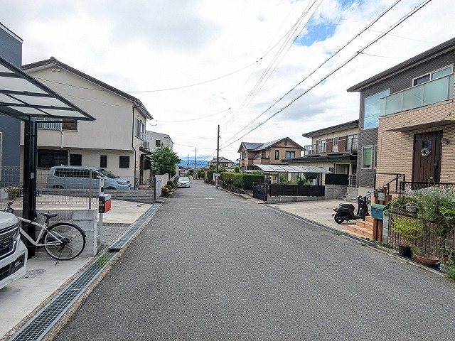 大阪府枚方市長尾東町３丁目 現地写真（前面道路含む現地写真）