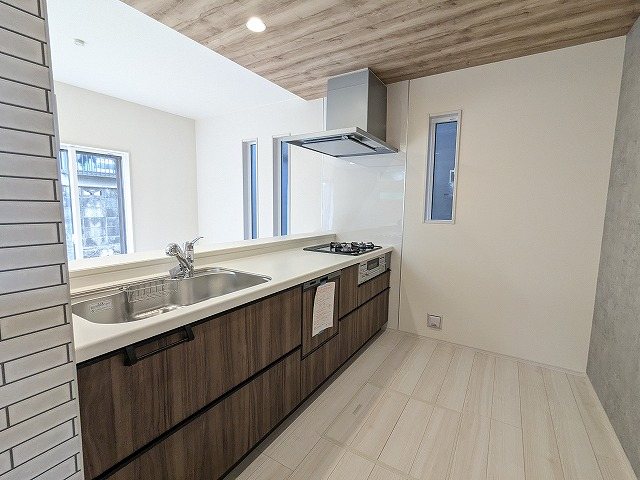 大阪府枚方市長尾東町３丁目 内観写真（キッチン）