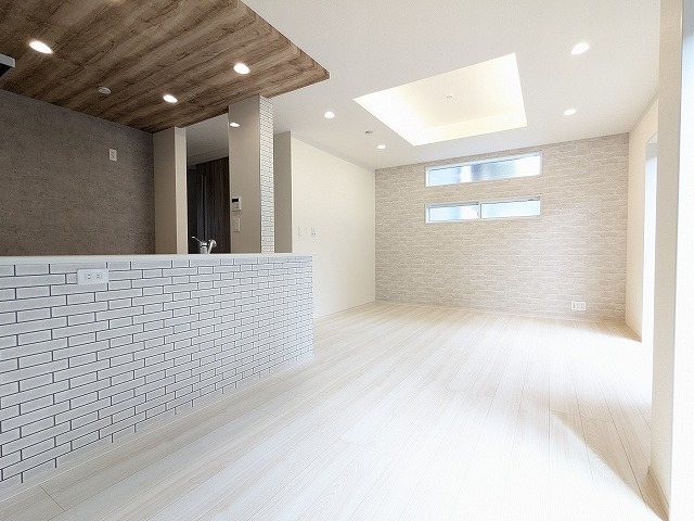 大阪府枚方市長尾東町３丁目 内観写真（リビング）