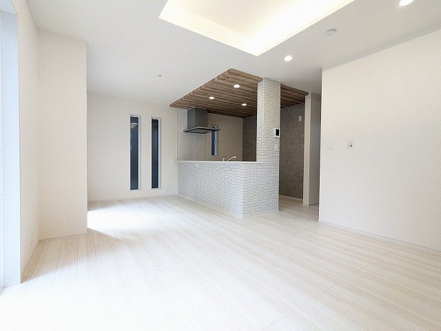 大阪府枚方市長尾東町３丁目 内観写真（リビング）
