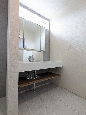 大阪府枚方市長尾東町３丁目 内観写真（洗面台・洗面所）