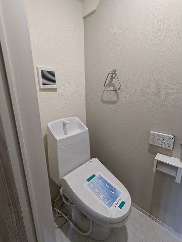 大阪府枚方市長尾東町３丁目 内観写真（トイレ）
