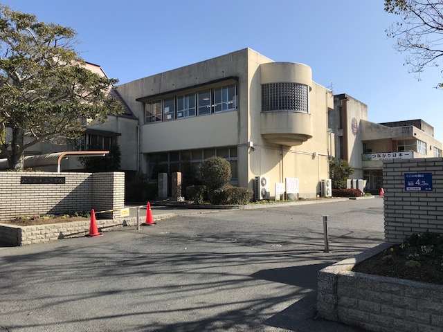 戸建　光市虹ヶ丘2丁目18-28 中学校