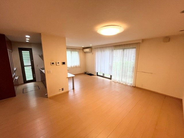 【商談中】戸建　周南市夢ヶ丘3丁目 内観写真（リビング）