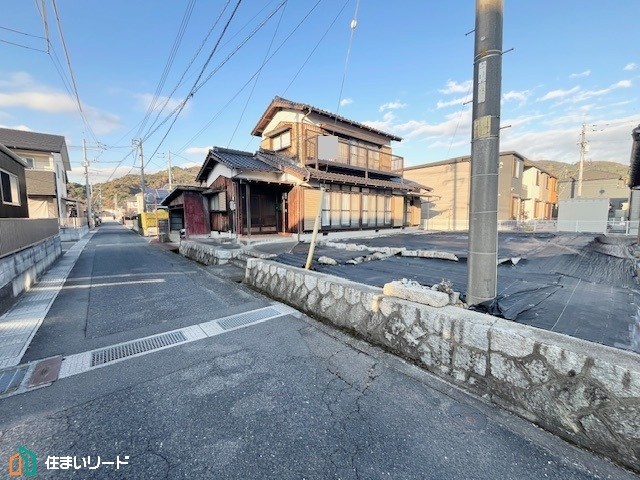 戸建　周南市羽島1丁目3-15 現地写真（前面道路含む現地写真）