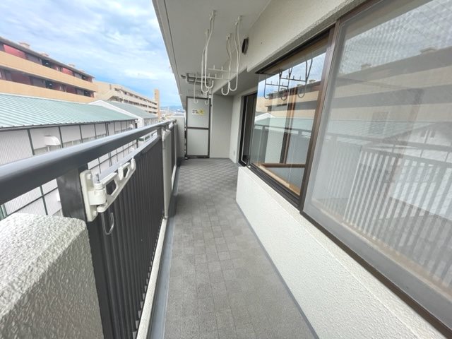 戸坂山崎CO-OPマンション 現地写真（バルコニー）