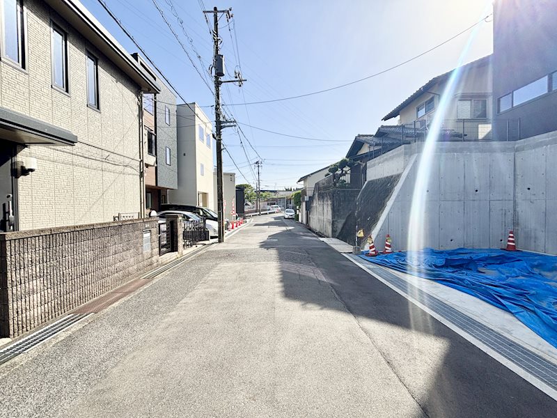 佐伯区皆賀2丁目　新築戸建 現地写真（前面道路含む現地写真）