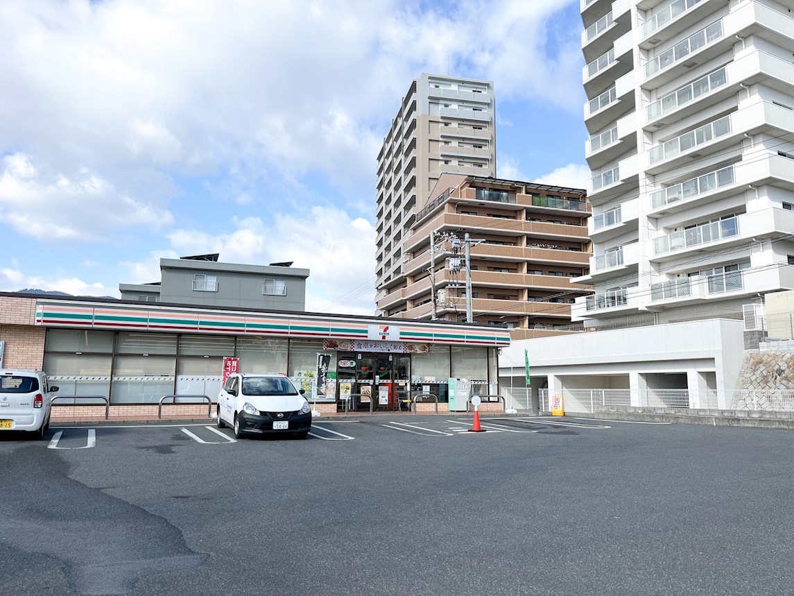 佐伯区皆賀2丁目　新築戸建 コンビニ