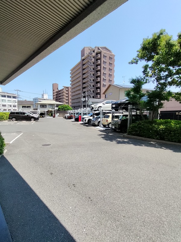 広島県広島市安佐南区東原３丁目 共用部写真（駐車場）