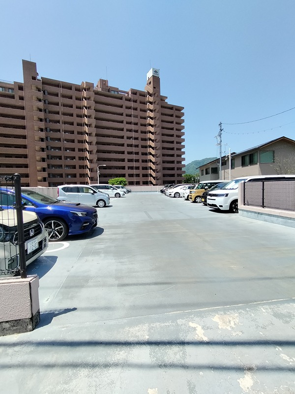広島県広島市安佐南区東原３丁目 共用部写真（駐車場）