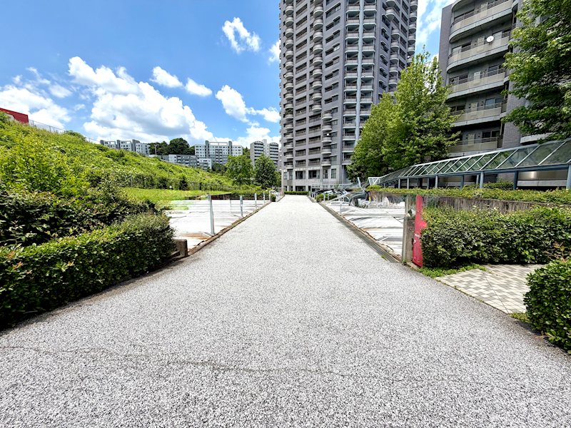 Acityタワーズウエスト・ウイング棟 共用部写真（駐車場）