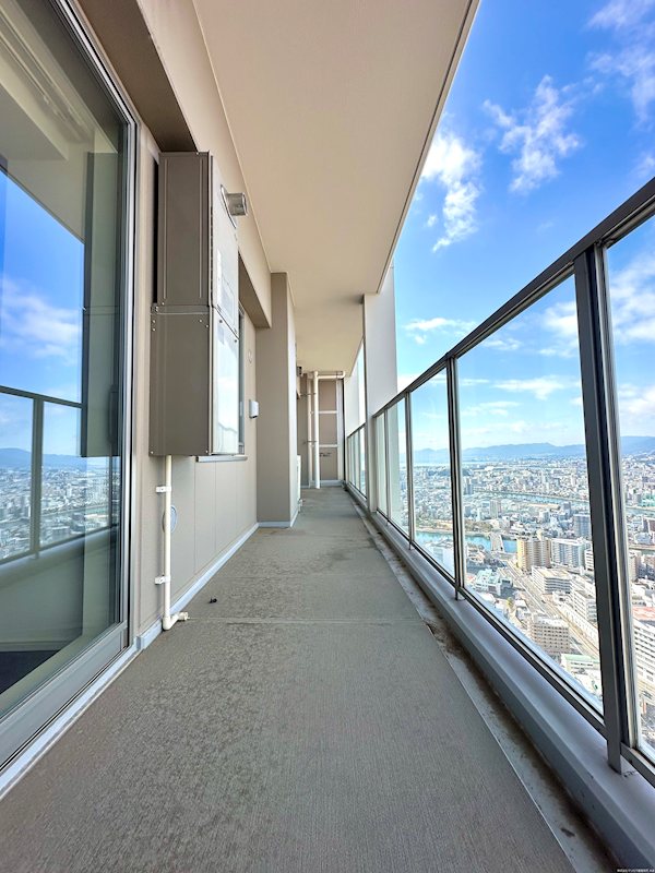 hitoto広島The Tower 現地写真（バルコニー）