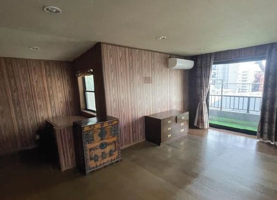 新宿区下落合４丁目　中古戸建　限定1棟 内観写真（リビング以外の居室）