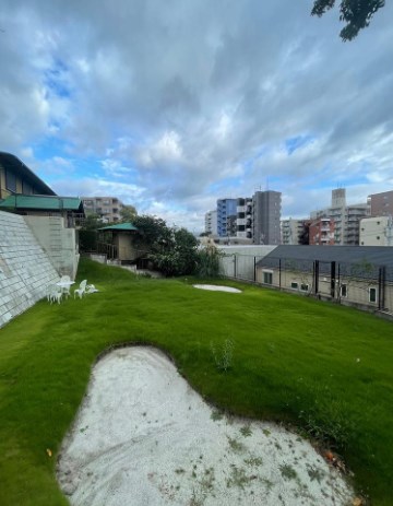 新宿区下落合４丁目　中古戸建　限定1棟 現地写真（庭）
