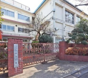 柏木ビル（Ｖｉｔｕｌｅ） 小学校