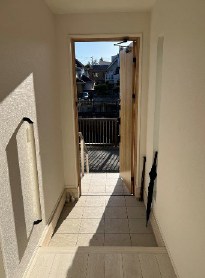 世田谷区祖師谷４丁目　中古戸建　限定1棟 現地写真（玄関）
